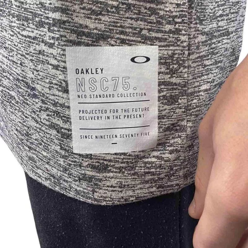 Camiseta-Oakley-Tape-Tee-Masculina---Cinza