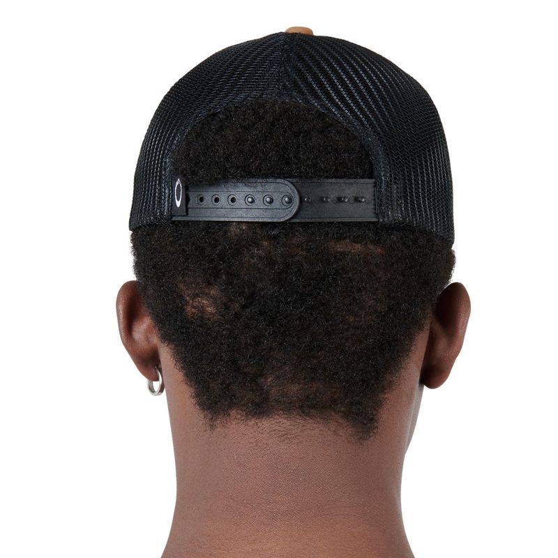Bone-Oakley-Metal-Ellipse-Camo-Masculino---Caqui