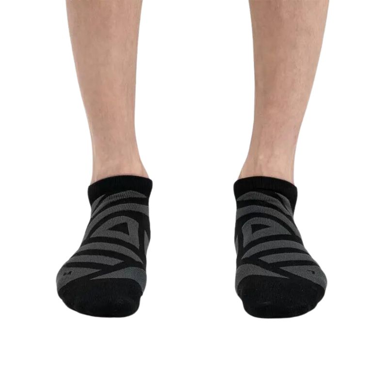 Meia-On-Running-Performance-Low-Sock-Masculina---Preta-Cinza