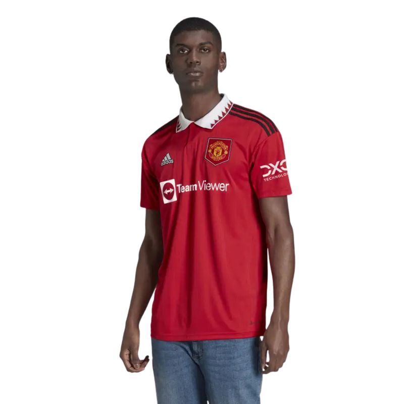 Camisa Pré-Jogo Manchester United 22/23 adidas - Masculina em Promoção na  Americanas