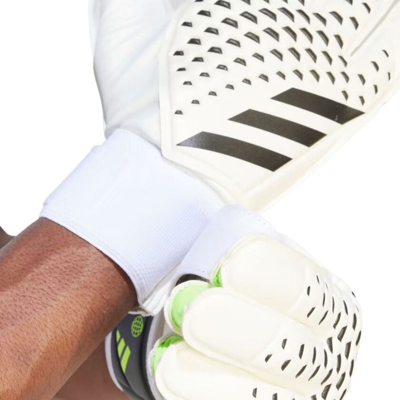 Luva-Goleiro-Adidas-Predator-Treino-Masculina---Branca-Preta