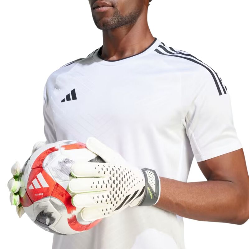 Luva-Goleiro-Adidas-Predator-Treino-Masculina---Branca-Preta