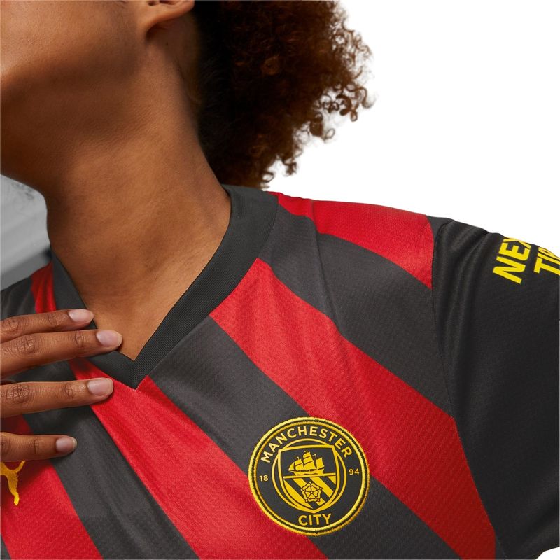 Camisa-Manchester-City-F.C.-Ii-22-23-Puma-Replica-Feminina---Preta-Vermelha