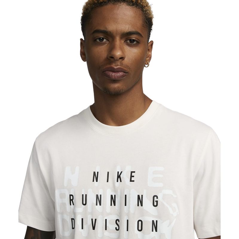 Camiseta Nike Dri-Fit Run Division Masculina - Off White - Bayard