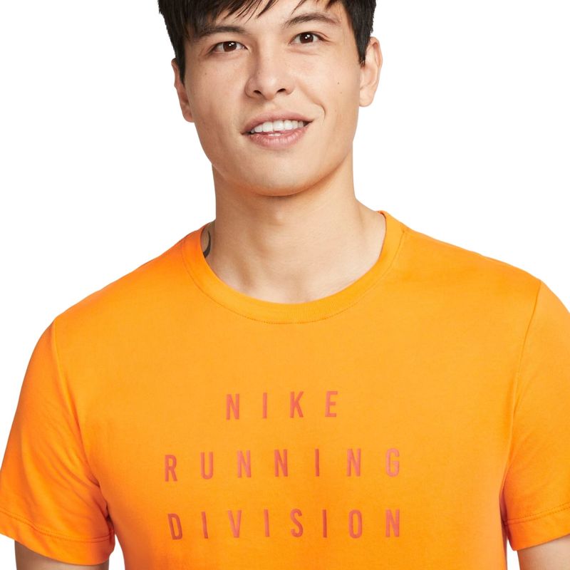 Camiseta Nike Dri-Fit Run Division Masculina - Laranja - Bayard Esportes