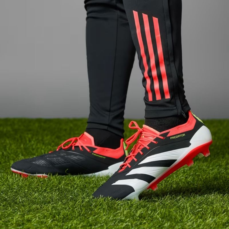 Chuteira-Campo-Adidas-Predator-1-Elite-Masculina---Preta-Branca