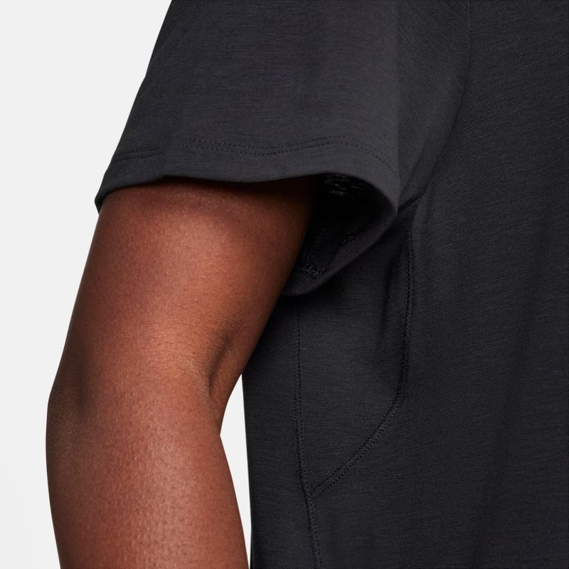 Camiseta-Nike-One-Relaxed-Feminina---Preta