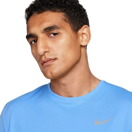 Camiseta-Nike-Dri-Fit-Uv-Miler-Masculina---Azul-Clara