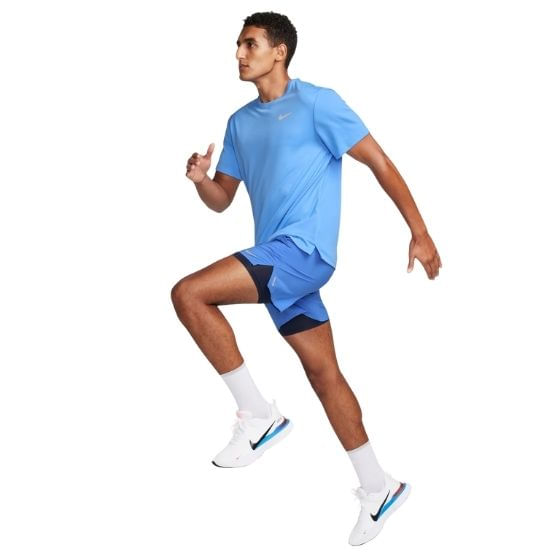 Camiseta-Nike-Dri-Fit-Uv-Miler-Masculina---Azul-Clara