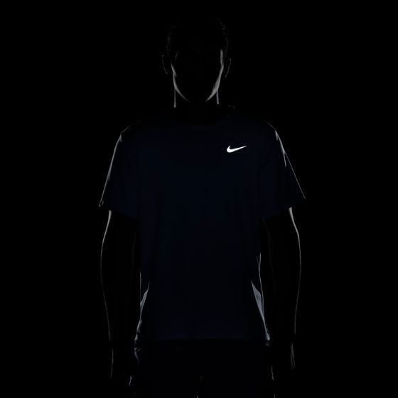 Camiseta-Nike-Dri-Fit-Uv-Miler-Masculina---Azul-Clara