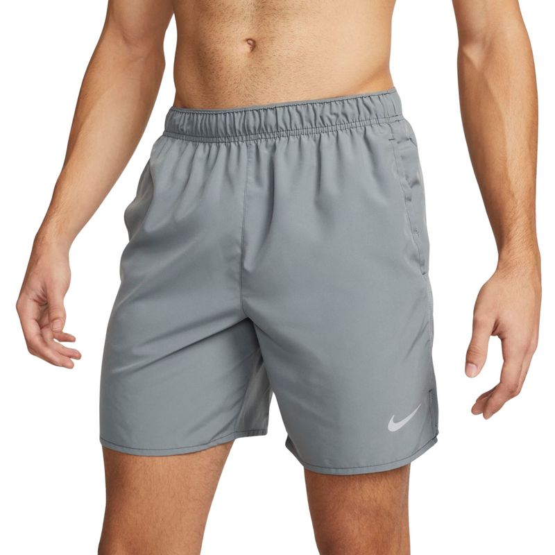 short-nike-challenger-7-masculino-cinza