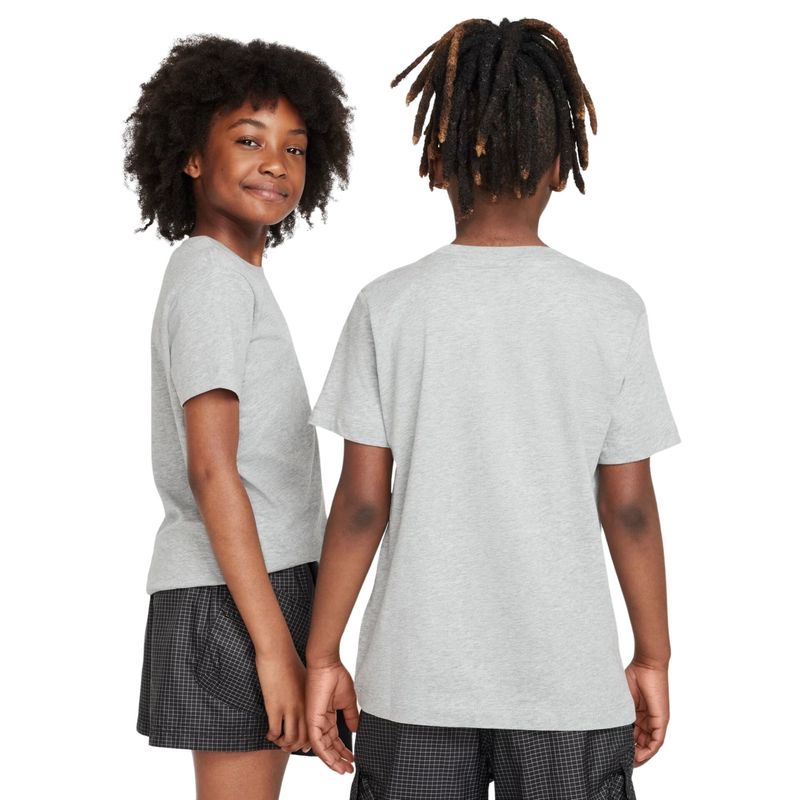 camiseta-nike-sportswear-futura-tee-infantil-cinza