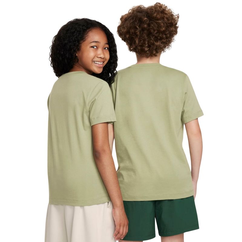 camiseta-nike-sportswear-futura-tee-infantil-verde
