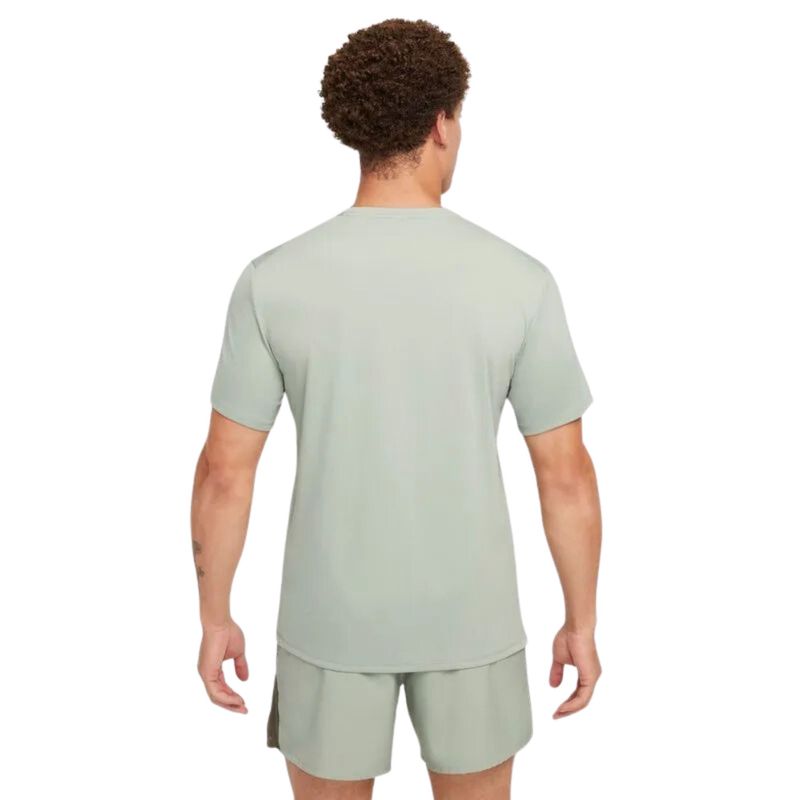 camiseta-nike-miler-ss-masculina-verde