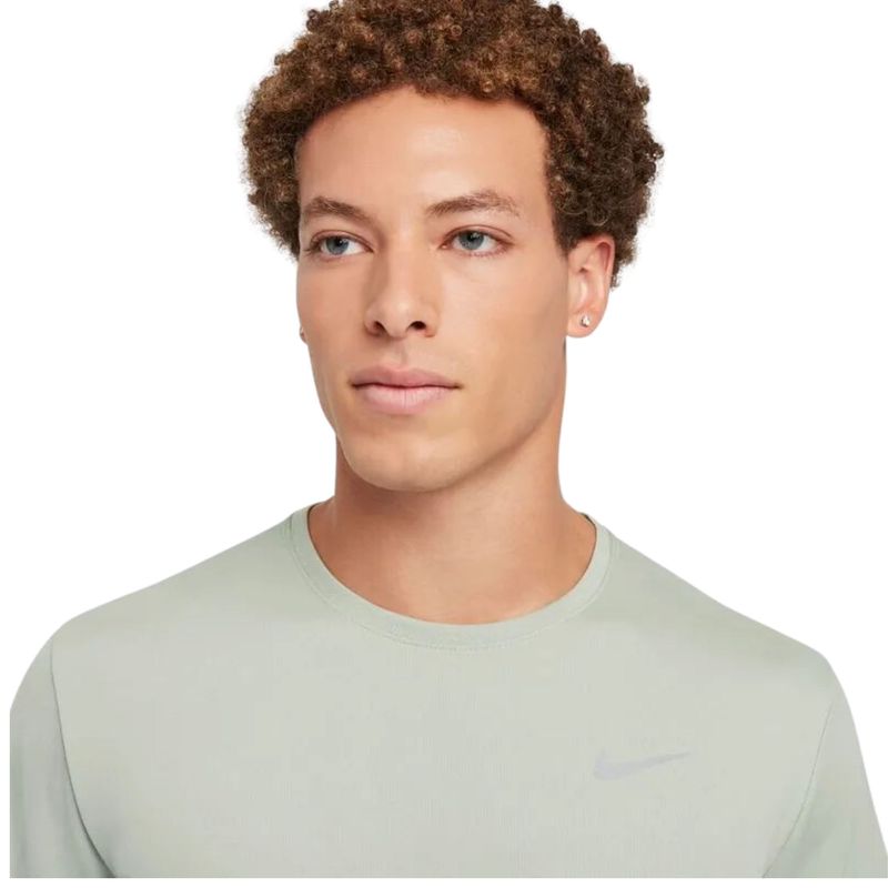 camiseta-nike-miler-ss-masculina-verde