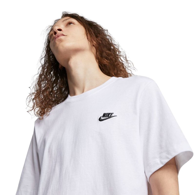 camiseta-nike-sportswear-club-tee-masculina-branca