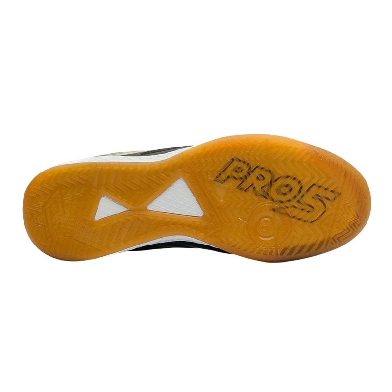 chuteira-futsal-umbro-pro-5-bump-masculino-preto-dourado