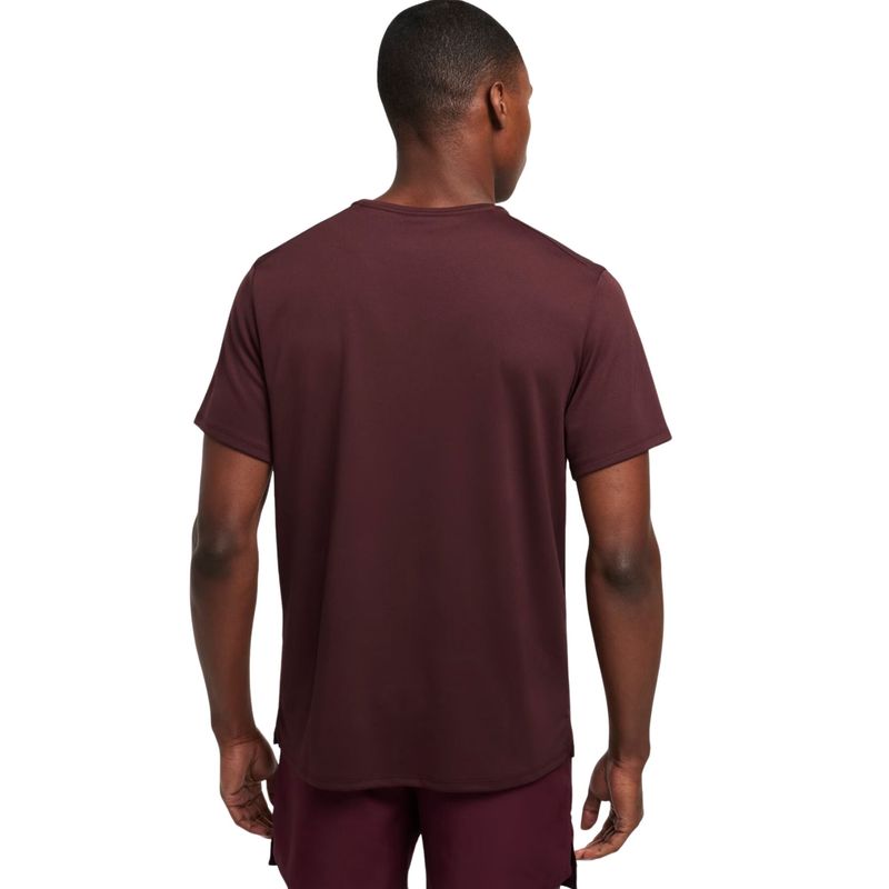 camiseta-nike-dri-fit-uv-miller-masculina-bordo