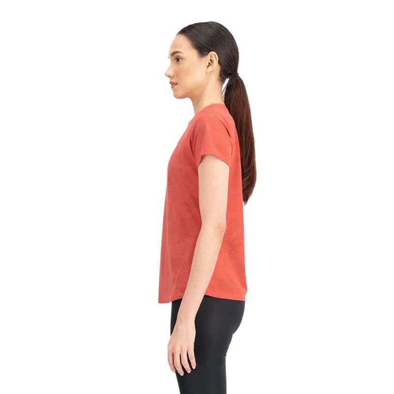 camiseta-new-balance-q-speed-jacquard-feminina-vermelha