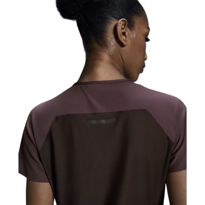 camiseta-on-running-performance-t-feminina-bordo