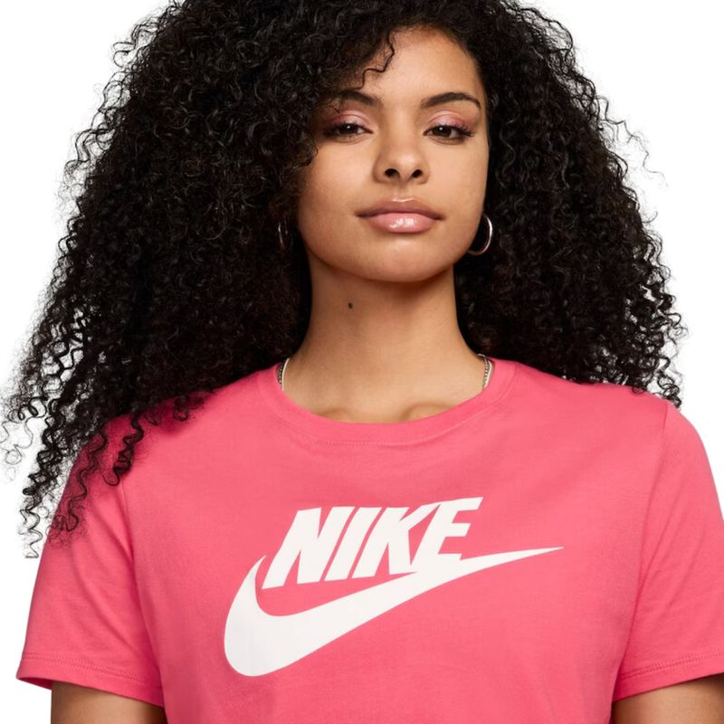 Camiseta Nike Sportswear Essentials Feminina - Rosa