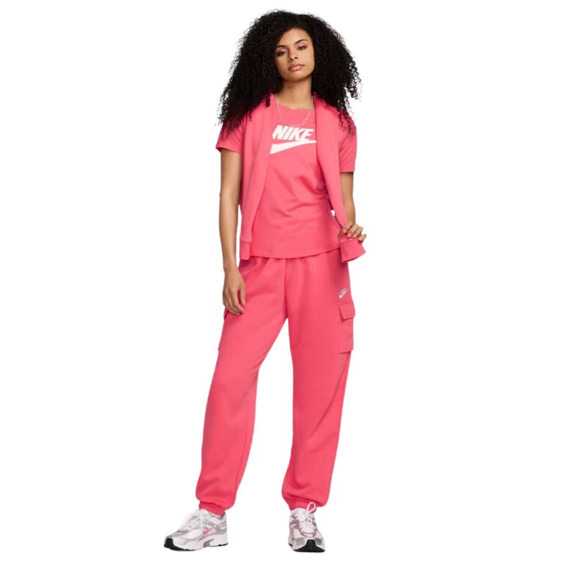Camiseta Nike Sportswear Essentials Feminina - Rosa