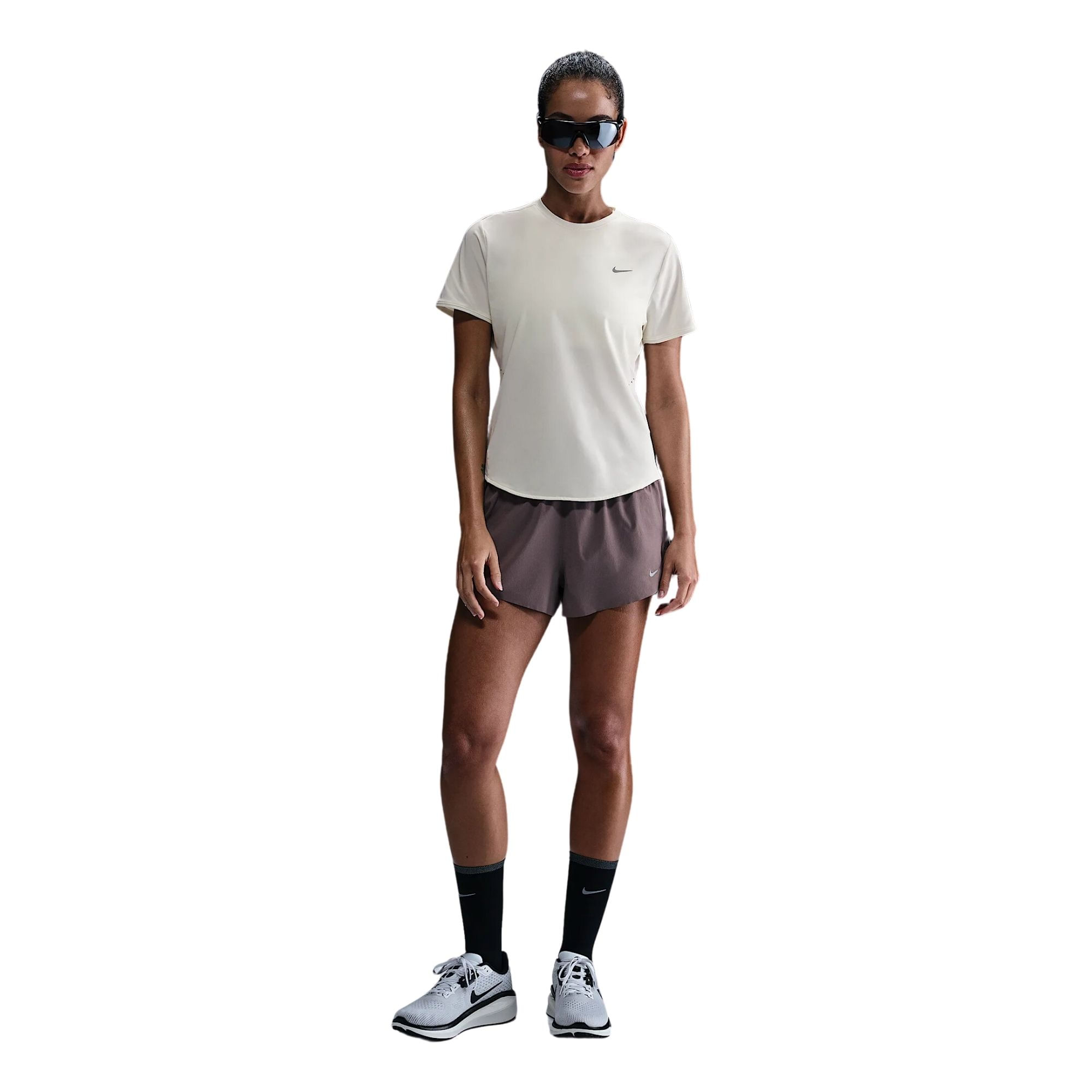 Camiseta Nike Swift Dri-Fit Feminina - Branca