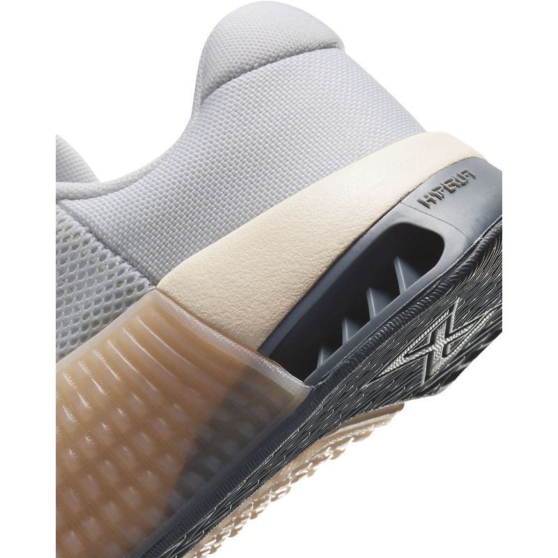 Tênis Nike Metcon 9 Feminino - Branco/Rosa