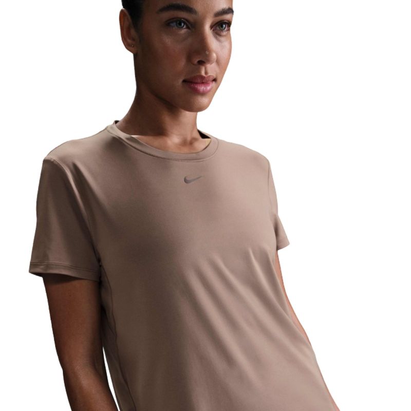 camiseta-nike-one-classic-dri-fit-slim-feminina-marrom