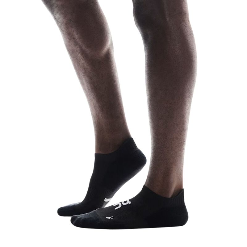 kit-meia-on-running-core-run-sock-low-2-pares-unissex-preta