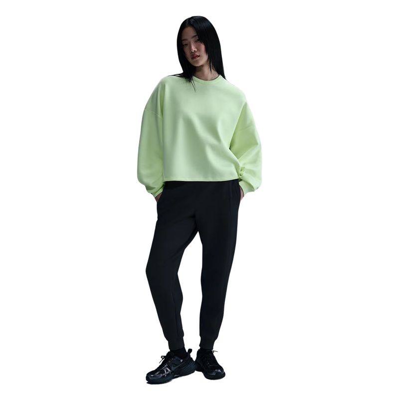 blusao-nike-24.7-impossibly-soft-knit-crew-feminino-amarelo
