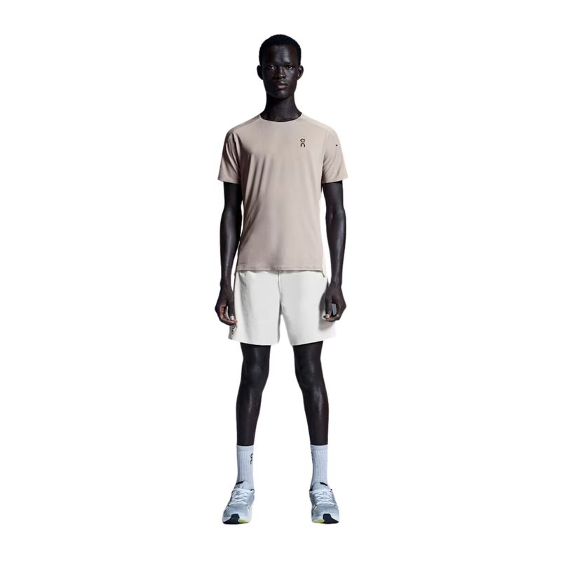 camiseta-on-running-performance-t-masculina-marrom-bege