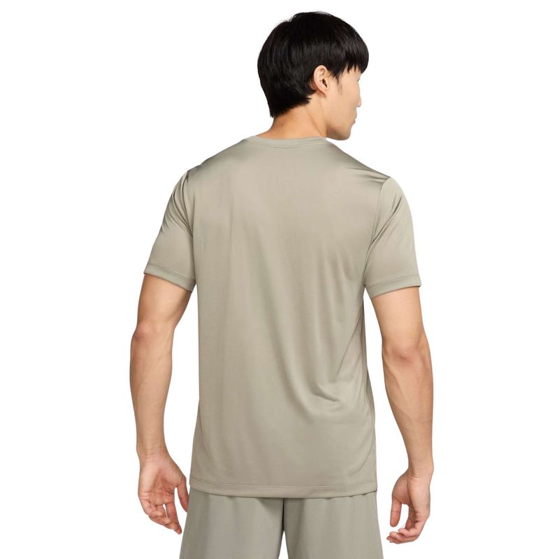 camiseta-nike-dri-fit-legend-reset-masculina-verde
