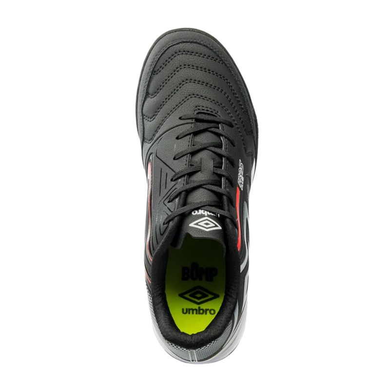 Chuteira-Society-Umbro-Pro-5-Bump-Club-Masculina-Preta-Laranja
