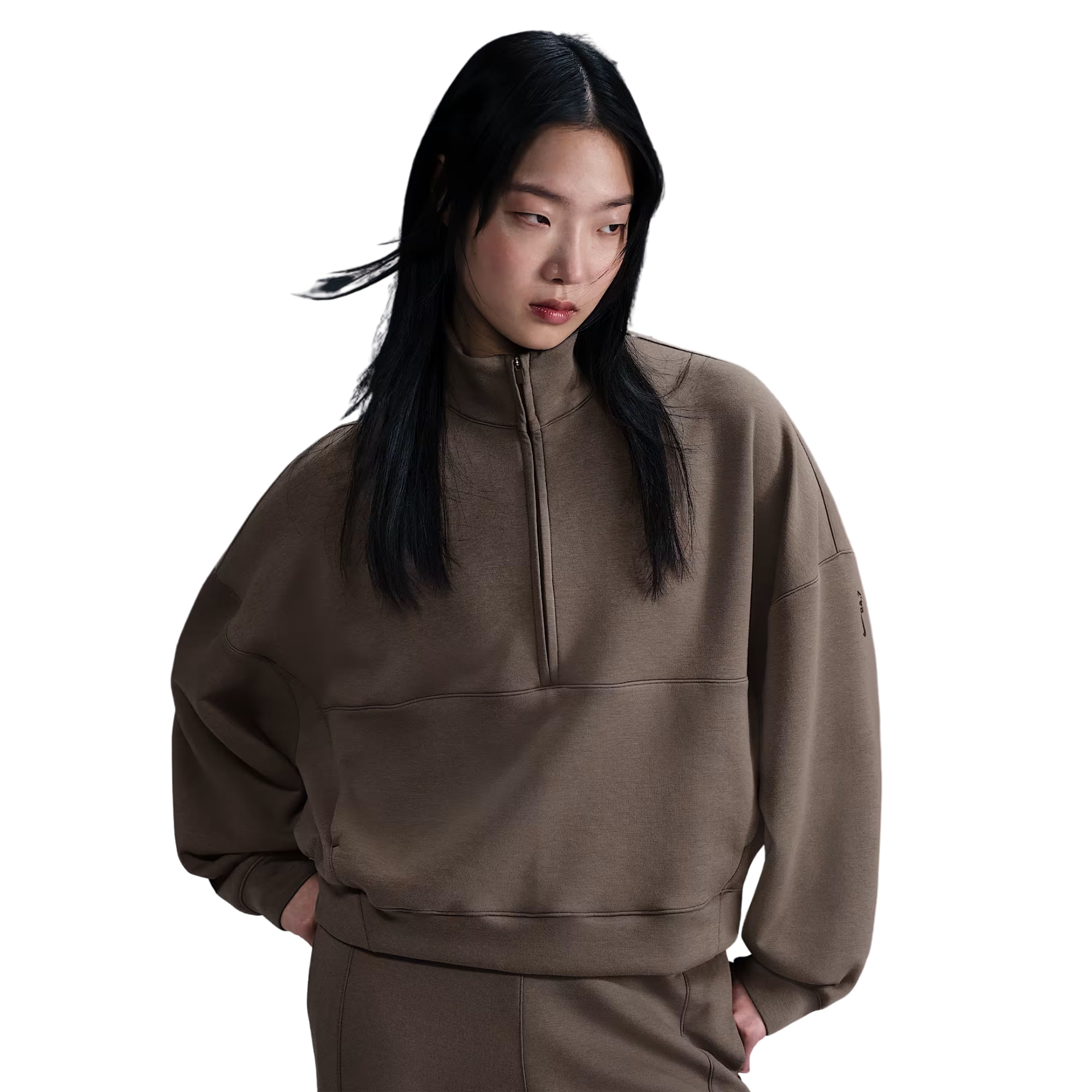 Camiseta Nike 24.7 ImpossiblySoft Dri-Fit Oversized Feminino - Marrom