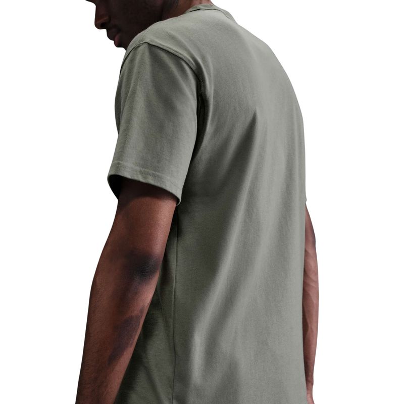camiseta-nike-sportswear-premium-essentials-masculina-verde