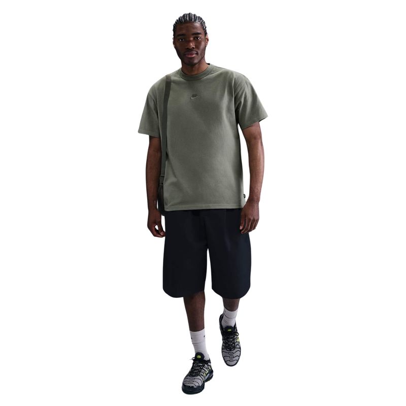 camiseta-nike-sportswear-premium-essentials-masculina-verde