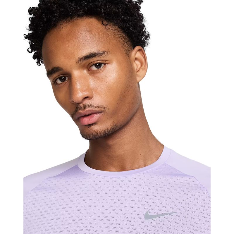 camiseta-nike-dri-fit-adv-stride-masculina-lilás