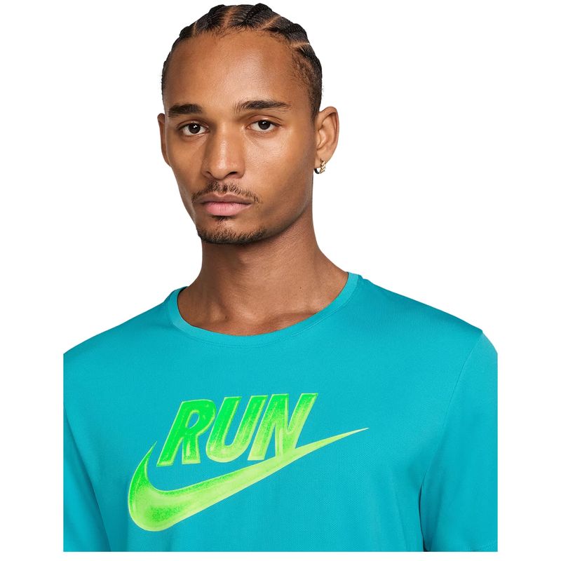 camiseta-t-nike-miler-run-energy-masculina-verde
