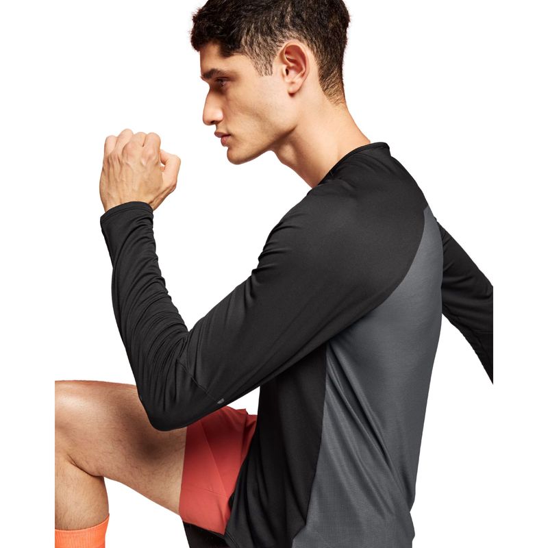 camiseta-manga-longa-on-running-performance-long-t-masculina-preta