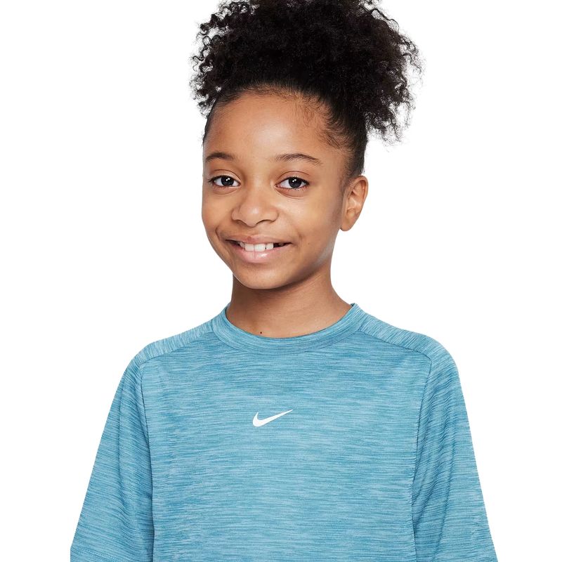 camiseta-nike-multi-dri-fit-infantil-azul-claro