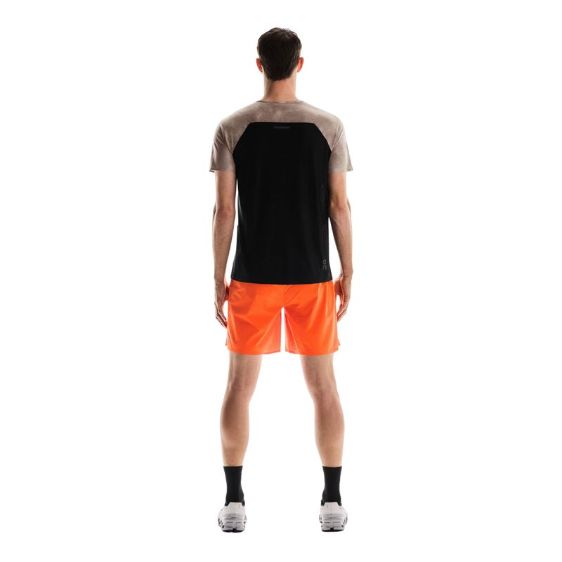 camiseta-on-running-performance-t-aop-masculina-cinza-preta