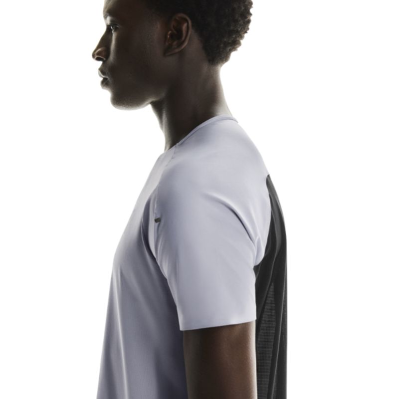 camiseta-on-running-performance-t-masculina-cinza-preta