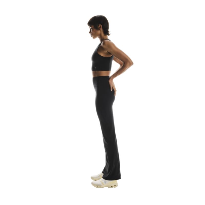 calca-legging-on-running-studio-flared-30-in-feminina-preta