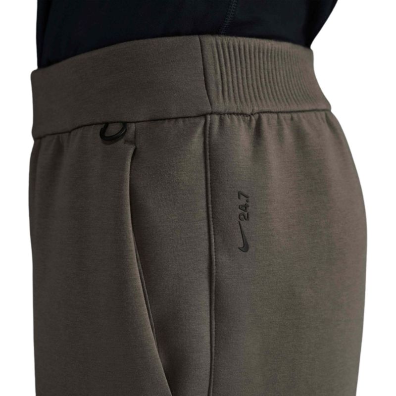 calca-nike-dri-fit-impossibly-soft-masculina-marrom