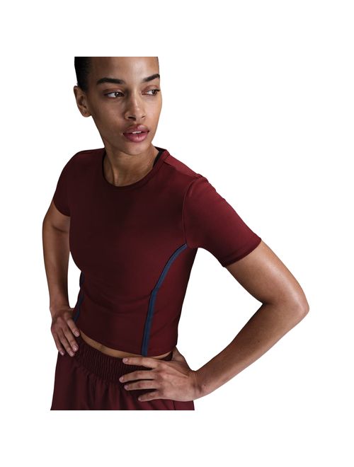 Camiseta Nike One Fitted Dri-Fit Feminina - Bordô