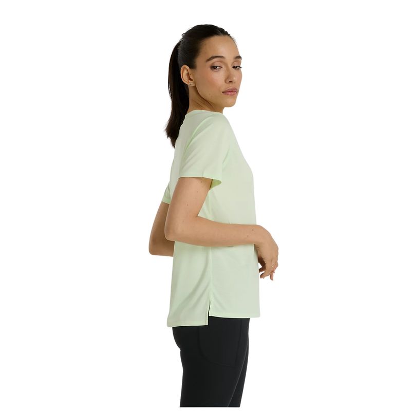 camiseta-new-balance-sport-essentials-feminina-verde