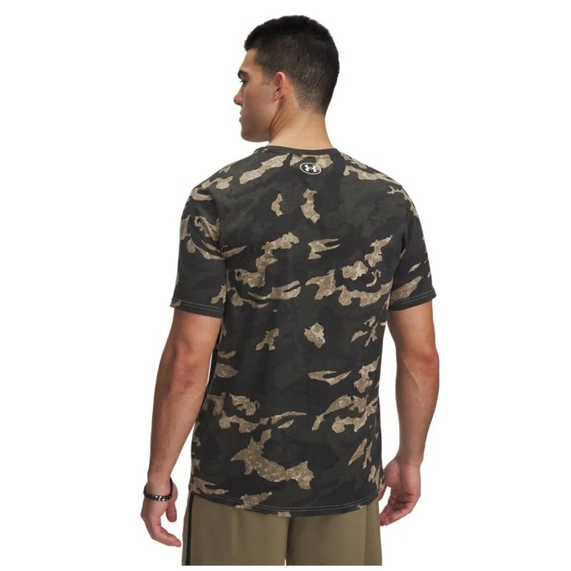 camiseta-under-armour-project-rock-payoff-masculina-bege-camuflado