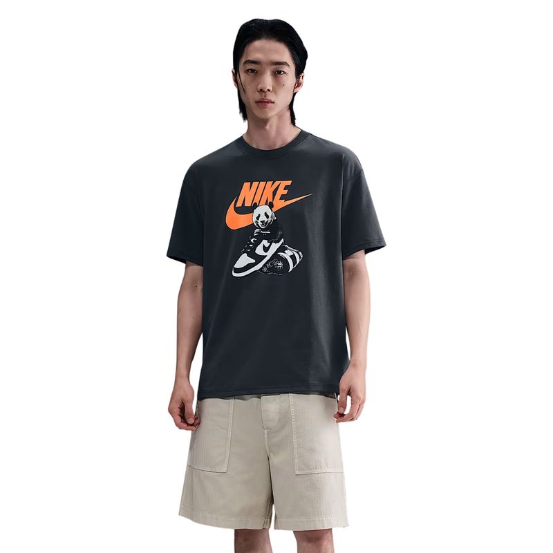 camiseta-nike-sportswear-dunk-masculina-cinza