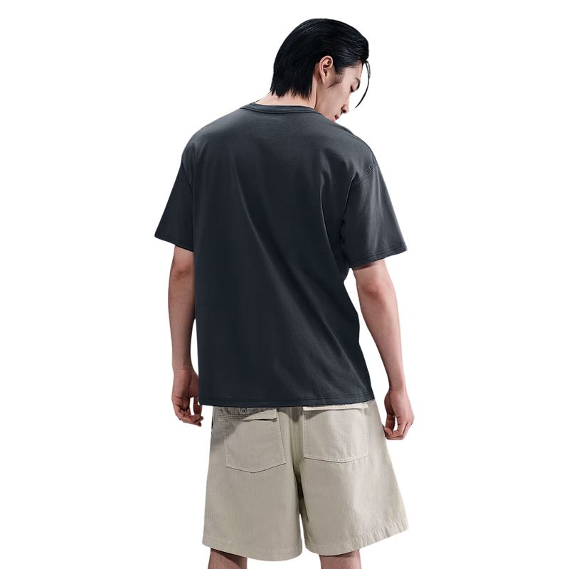 camiseta-nike-sportswear-dunk-masculina-cinza